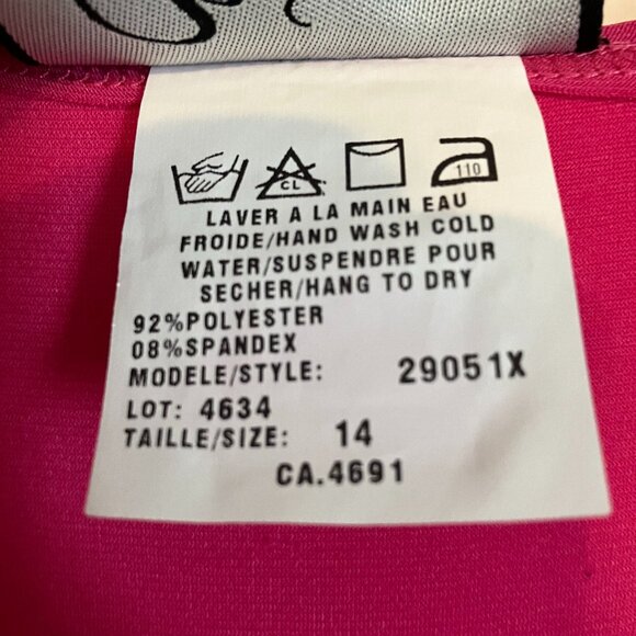 Gorgeous Fuschia Statement Dress - Picture 4 of 5